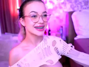 bright_diamonds_054 – webcam model profile photo Image 18