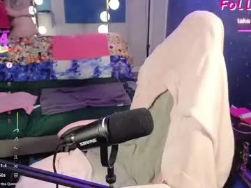 little_effy18_ – webcam model profile photo Image 13