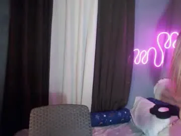 milly_shy – webcam model profile photo Image 4