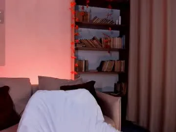 aryana14 – webcam model profile photo Image 17