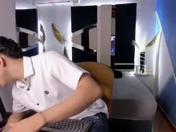 playhard054 – webcam model profile photo Image 15