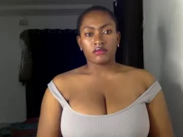 lucifera1 – webcam model profile photo Image 7