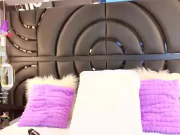 cleose – webcam model profile photo Image 11