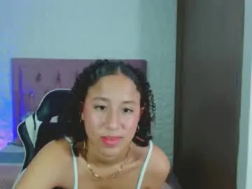 elannand – webcam model profile photo Image 3