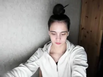 Yasminegirl – webcam model profile photo Image 10