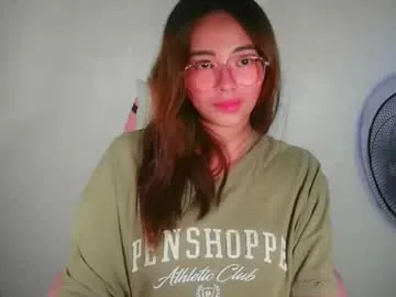 avrillemell – webcam model profile photo Image 6