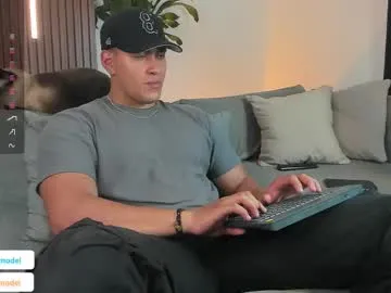 sigmasian – webcam model profile photo Image 10