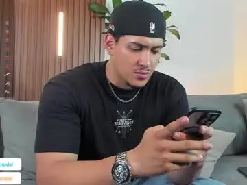 sigmasian – webcam model profile photo Image 3