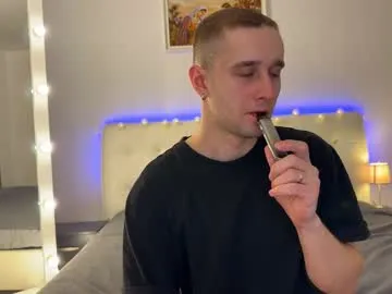 Ninjainia – webcam model profile photo Image 2