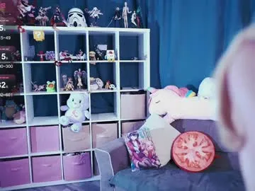 bestblondiiecb – webcam model profile photo Image 9