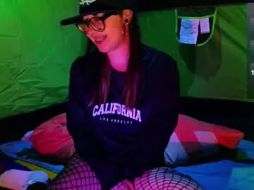 naive_love – webcam model profile photo Image 10