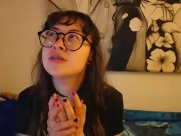 naive_love – webcam model profile photo Image 7