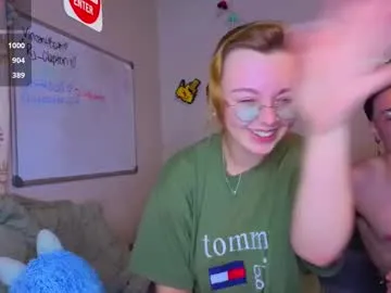 naive_love – webcam model profile photo Image 10