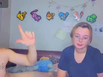 naive_love – webcam model profile photo Image 2