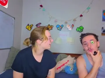 naive_love – webcam model profile photo Image 3