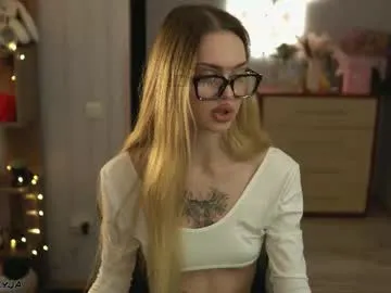 aliaa_ – webcam model profile photo Image 13