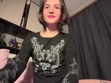 little_yena – webcam model profile photo Image 10