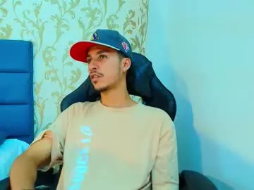 ahinovi_ – webcam model profile photo Image 12