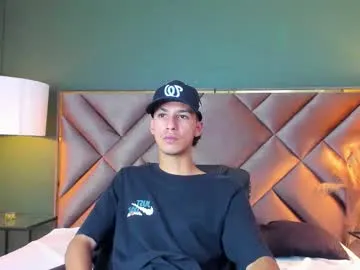 ahinovi_ – webcam model profile photo Image 16