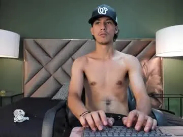 ahinovi_ – webcam model profile photo Image 19