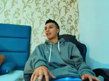 ahinovi_ – webcam model profile photo Image 4