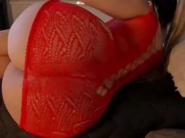 astridwet – webcam model profile photo Image 12