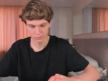 skinnys_couple_ – webcam model profile photo Image 7