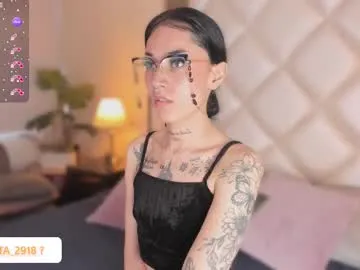 informal_ – webcam model profile photo Image 4