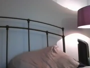 krisi_kiss – webcam model profile photo Image 11