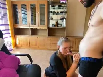 mon1_day – webcam model profile photo Image 12