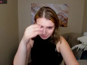 little_effy18_ – webcam model profile photo Image 2