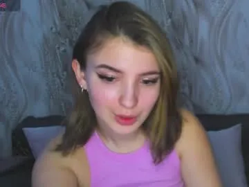 little_effy18_ – webcam model profile photo Image 8