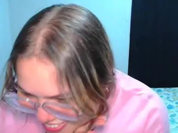 crimsonkitten – webcam model profile photo Image 13