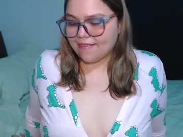 crimsonkitten – webcam model profile photo Image 4