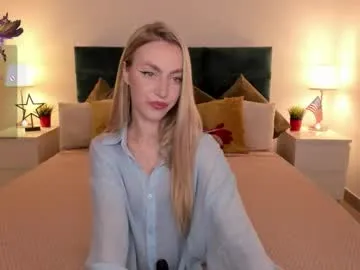 qtxwrm31 – webcam model profile photo Image 6