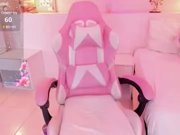 little_nabi – webcam model profile photo Image 3