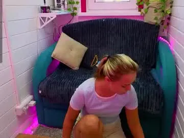 aizawamiyabi – webcam model profile photo Image 14