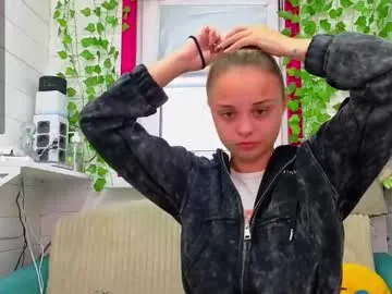 aizawamiyabi – webcam model profile photo Image 18