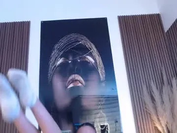 single_fox_4u – webcam model profile photo Image 18