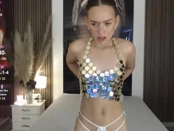 single_fox_4u – webcam model profile photo Image 5