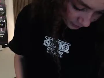 single_fox_4u – webcam model profile photo Image 8