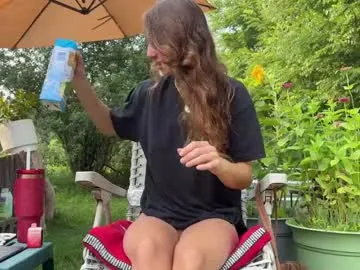 VickyPlush – webcam model profile photo Image 5