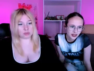little_effy18_ – webcam model profile photo Image 13