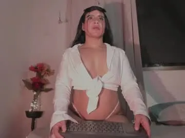 crimsonkitten – webcam model profile photo Image 7