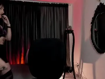 krisi_kiss – webcam model profile photo Image 16