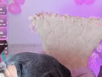 alasska_18 – webcam model profile photo Image 16