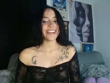 lustyaura – webcam model profile photo Image 4
