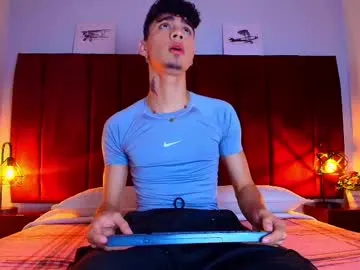 mazzanti_ – webcam model profile photo Image 16