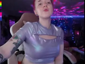 crimsonkitten – webcam model profile photo Image 3