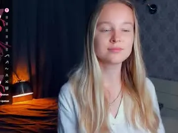 emilyy_bank – webcam model profile photo Image 5